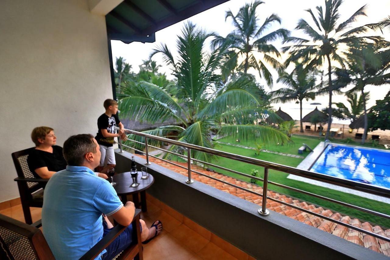 Sea Rock Villa Bentota Dış mekan fotoğraf