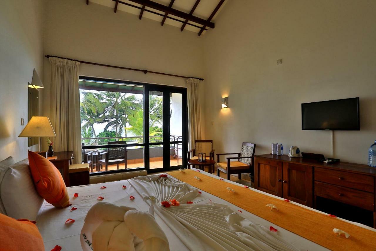 Sea Rock Villa Bentota Dış mekan fotoğraf